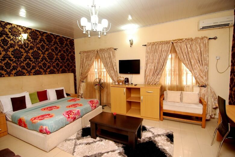 Ajoy Hotel And Suite