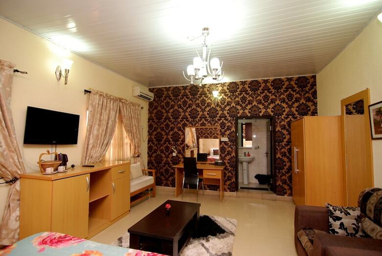 Ajoy Hotel And Suite