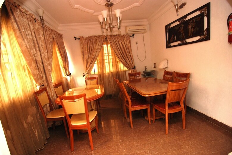 Ajoy Hotel And Suite