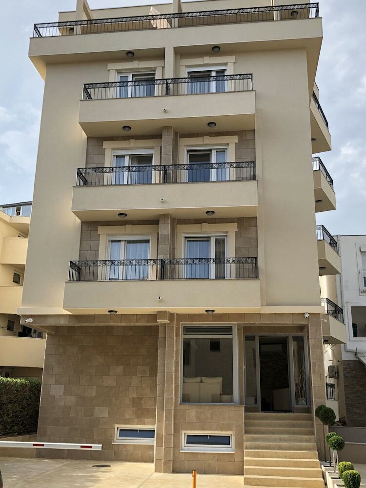 Aparthotel Almare Apartments  Budva