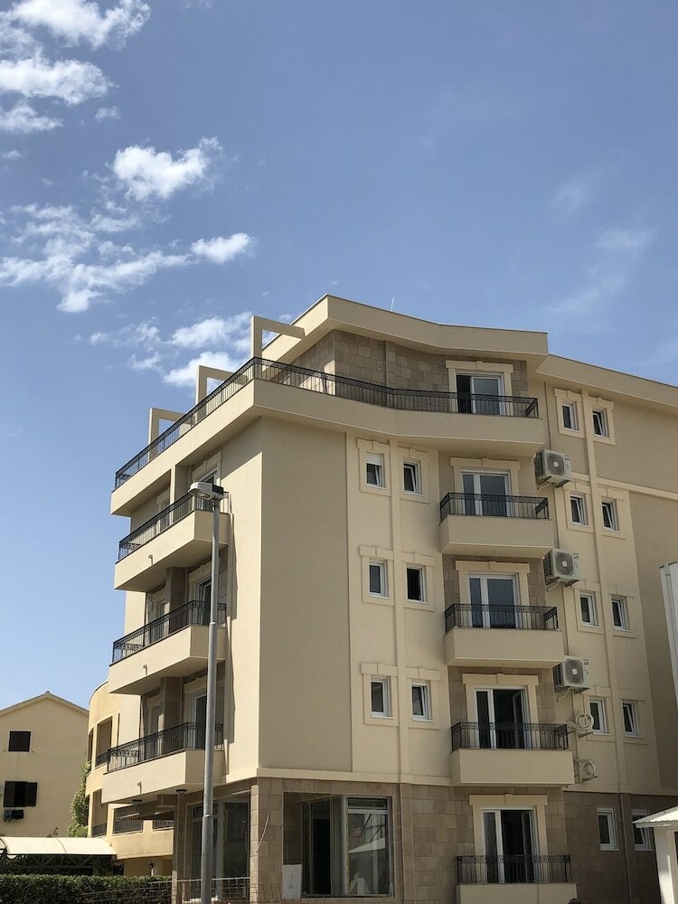 Aparthotel Almare Apartments  Budva