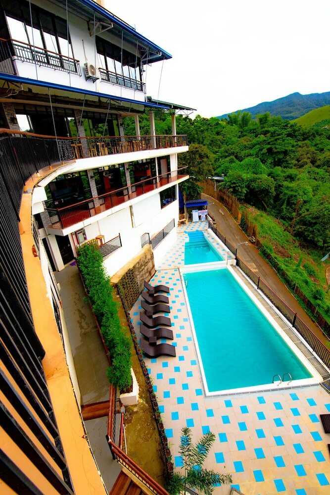 Hotel Skylodge Resort