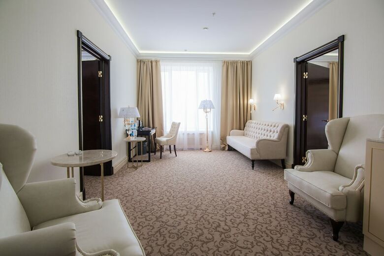 7 Avenue Hotel & Spa