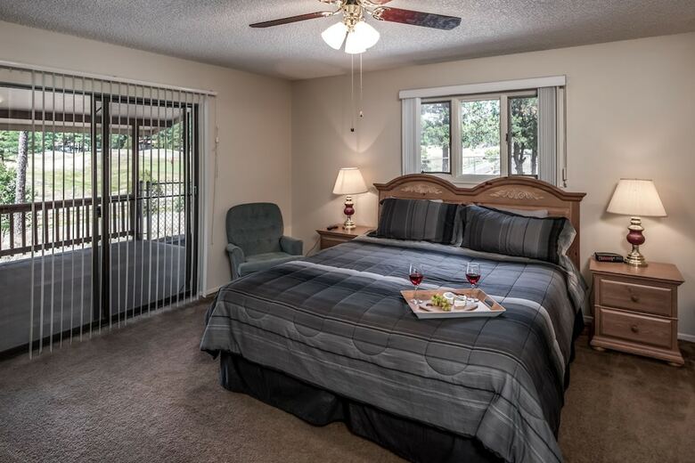 101 Williams - Three Bedroom Cabin