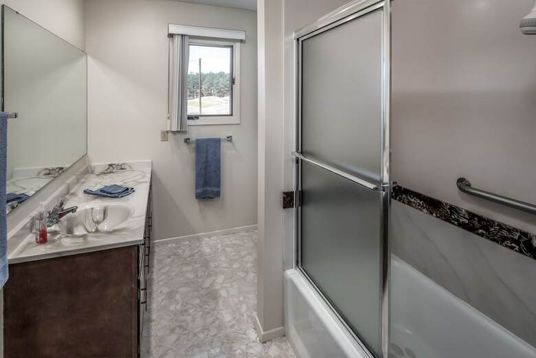 101 Williams - Three Bedroom Cabin
