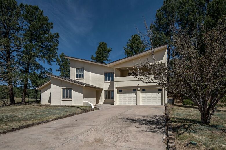 101 Williams - Three Bedroom Cabin