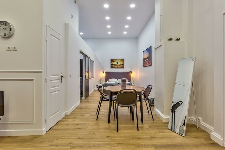 Apartamento 05 - Designed Parisian Flat