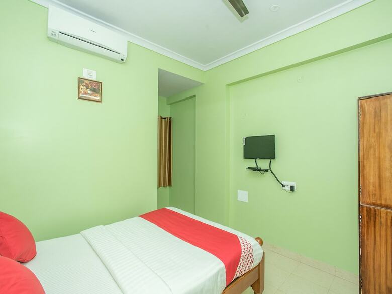 Hotel Oyo 12024 Sree Nandanam Residency