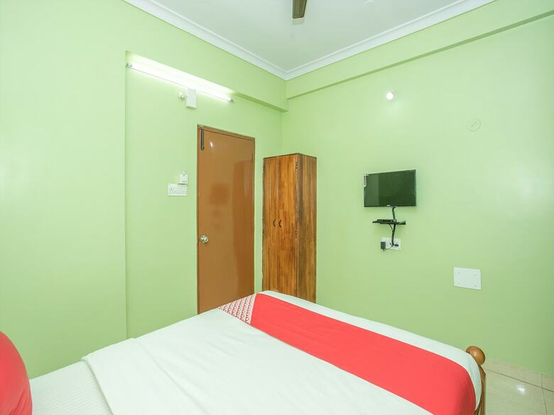 Hotel Oyo 12024 Sree Nandanam Residency
