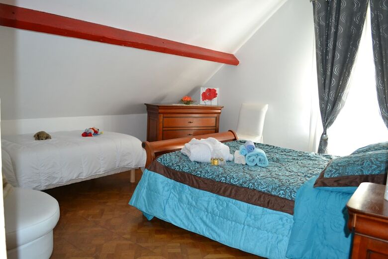 Hotel Chambres D'h�tes La Maison Des �cureuils