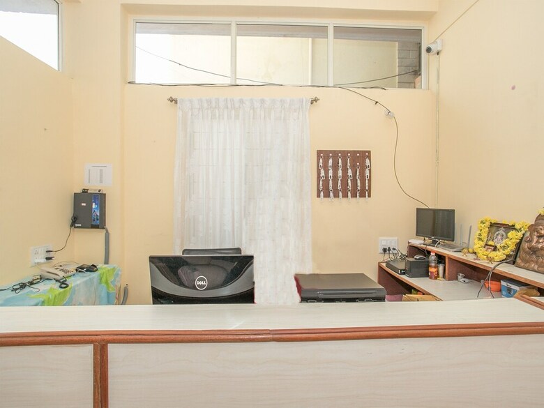 Hotel Oyo 12776 Sv Suites