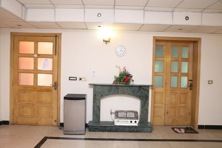 Hotel Apex Inn