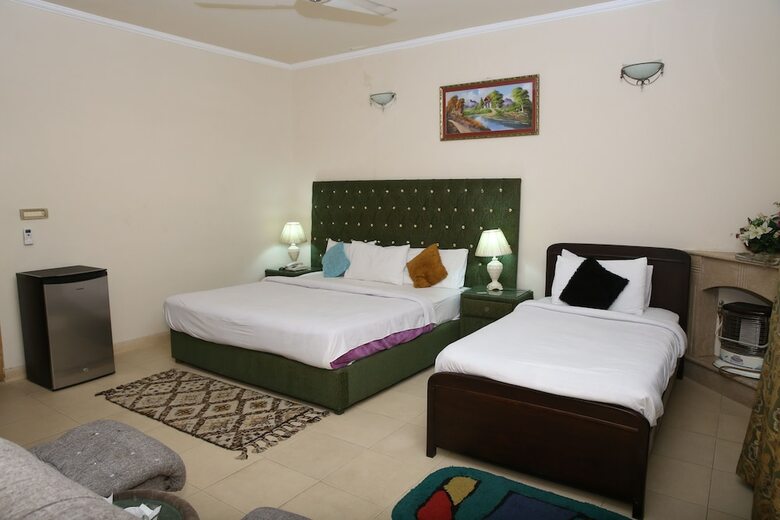 Hotel Apex Inn