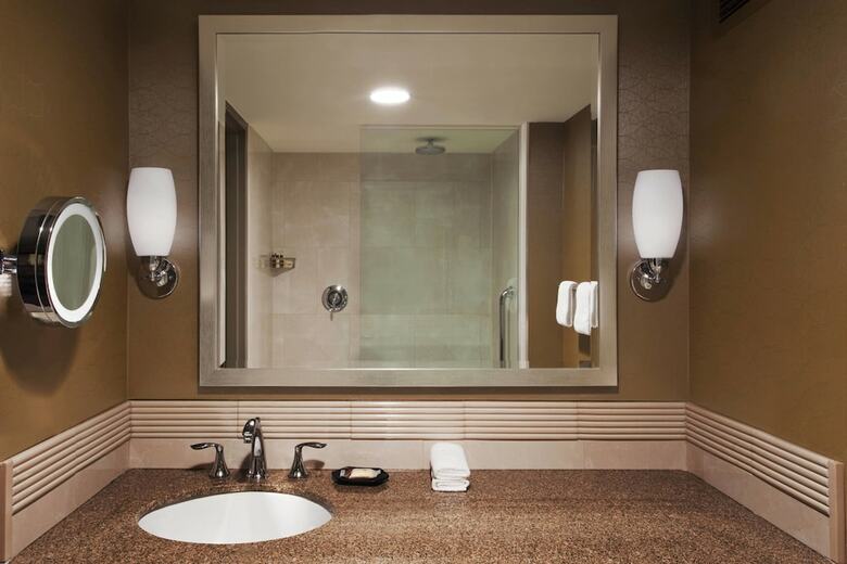 Hotel Sheraton Greensboro At Four Seasons