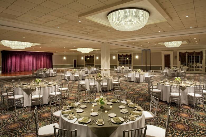 Hotel Sheraton Greensboro At Four Seasons