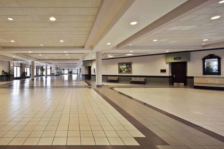 Hotel Sheraton Greensboro At Four Seasons