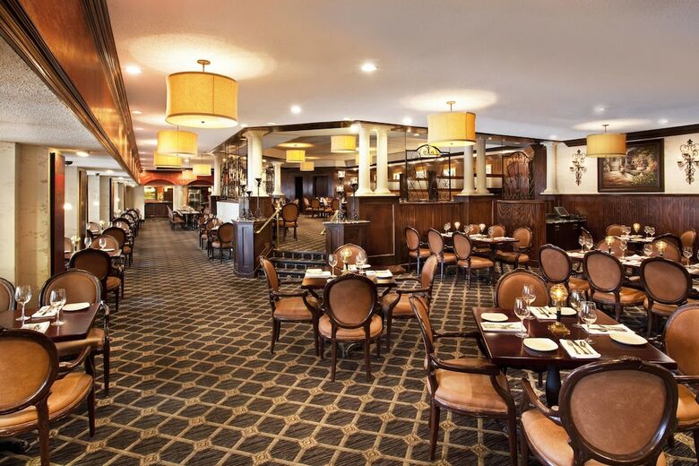 Hotel Sheraton Greensboro At Four Seasons