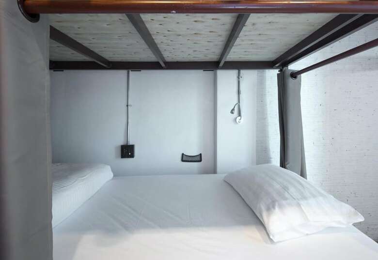 Hostal Yindee Travellers Lodge
