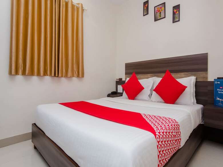 Hotel Oyo 13540 Golden Palace