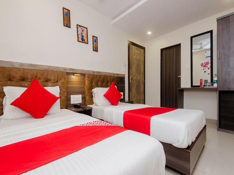 Hotel Oyo 13540 Golden Palace