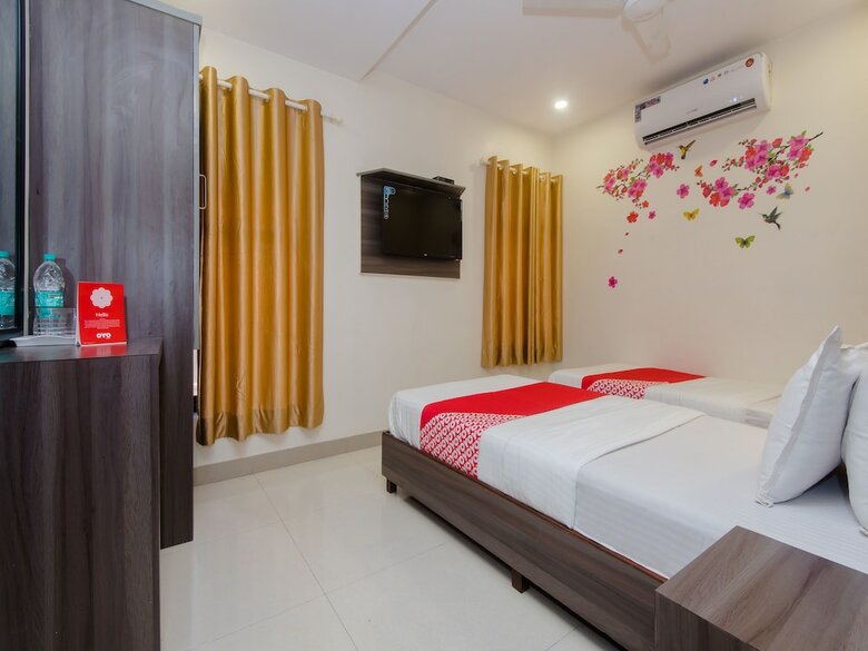 Hotel Oyo 13540 Golden Palace