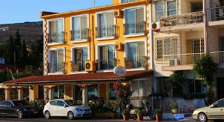 Foca Yali Hotel