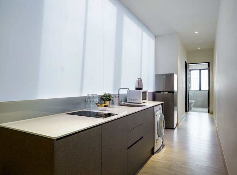 Hutton Suites Hotel