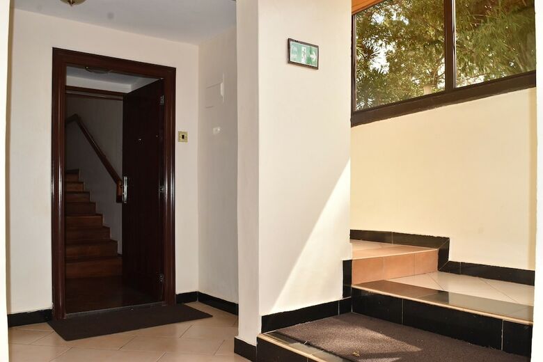 Green Hills Hotel