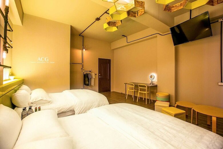 Bed & Breakfast Art Zone