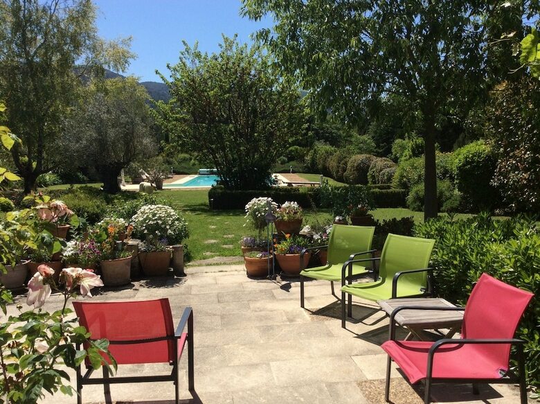 Hotel Chambres D'h�tes Et Mas - Les Bouisserettes