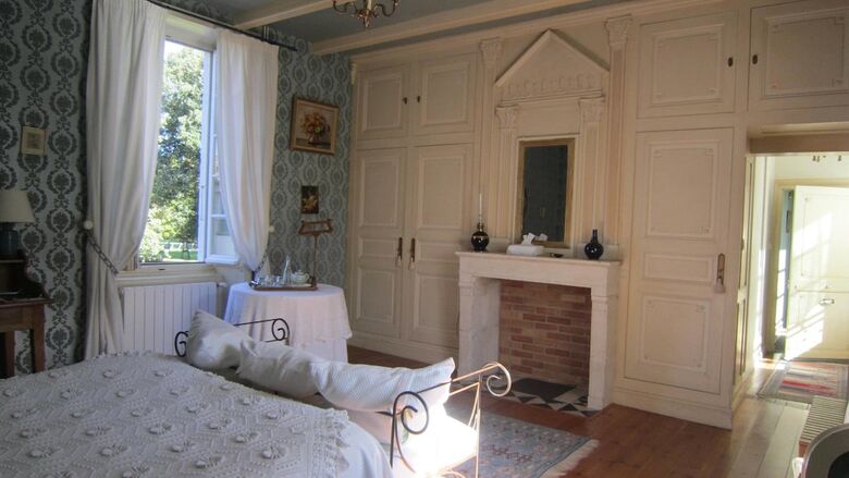 Hotel Chambres D'h�tes Le Clos De La Garenne