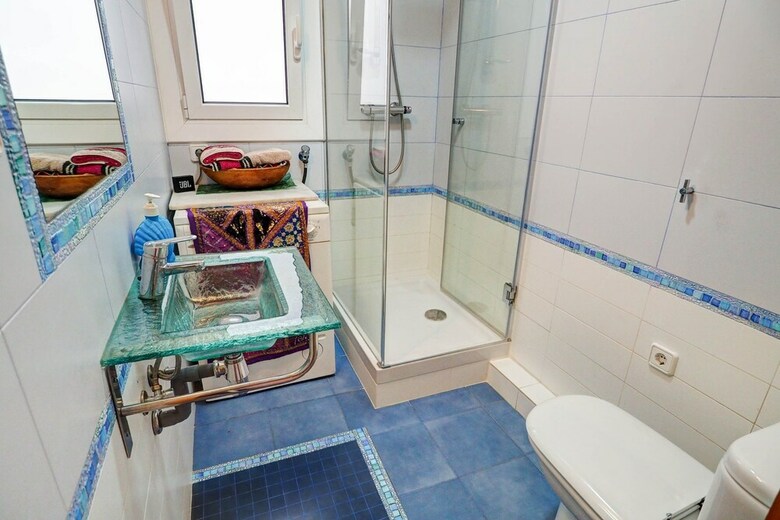Aquarium Apartment