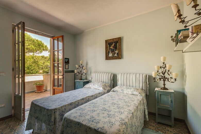 Forte Dei Marmi Renewed 6 Bedroom Villa