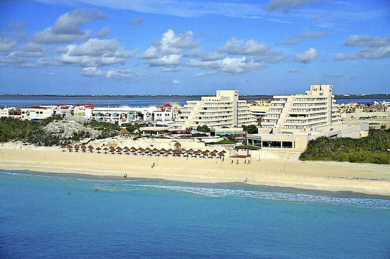 Ocean Front Condo In Hotel Zone