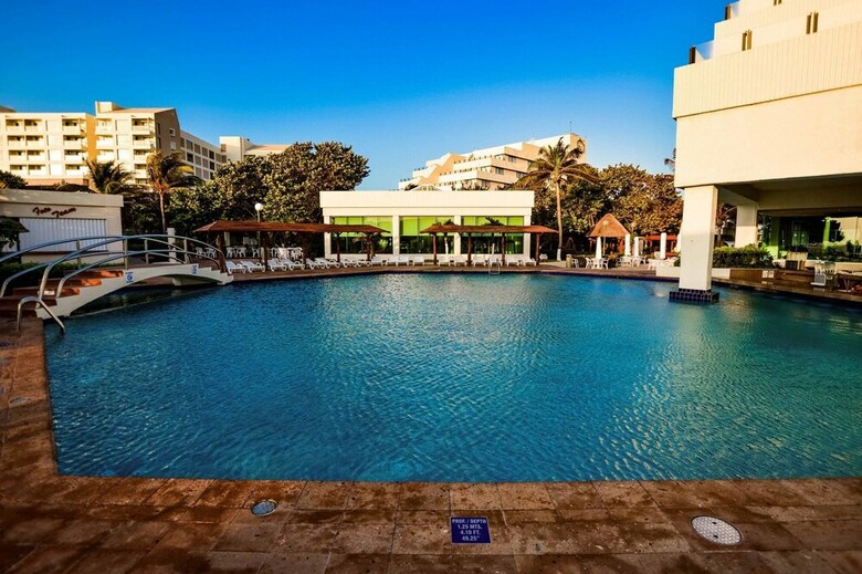 Ocean Front Condo In Hotel Zone