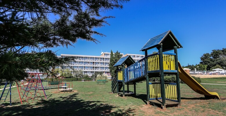 Arena Hotel Holiday