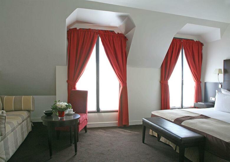 Plaza Tour Eiffel Hotel
