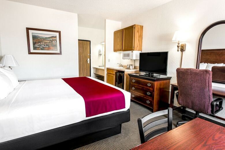 Camden Hotel And Conference Center