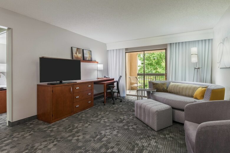 Hotel Courtyard By Marriott Mobile