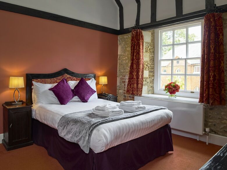 Hotel Hitchin Priory