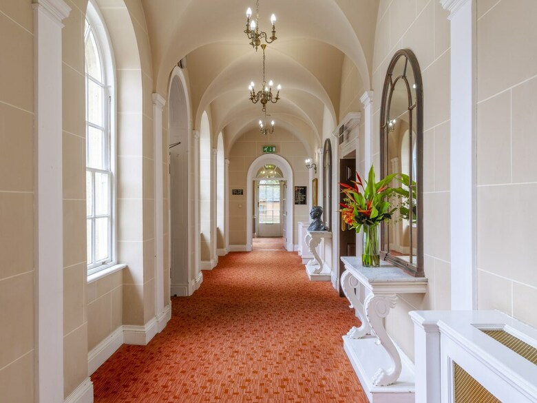 Hotel Hitchin Priory
