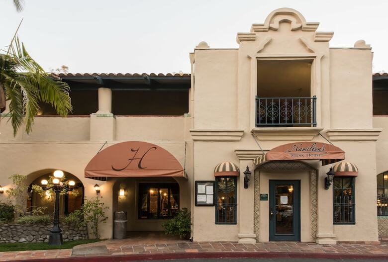 Vanllee Hotel And Suites