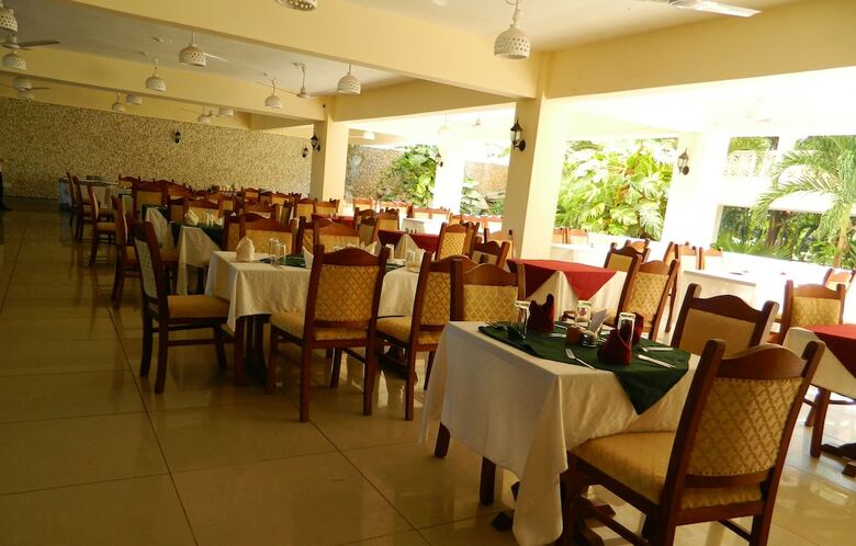 Sai Eden Roc Hotel