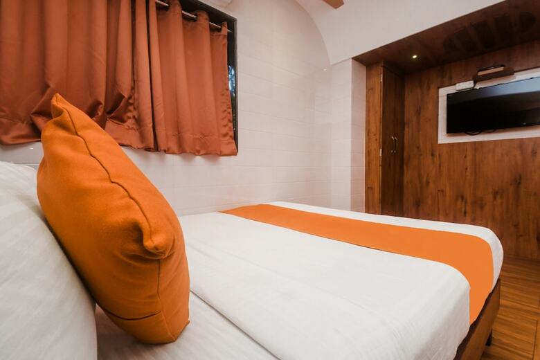 Hotel Karishma Dadar