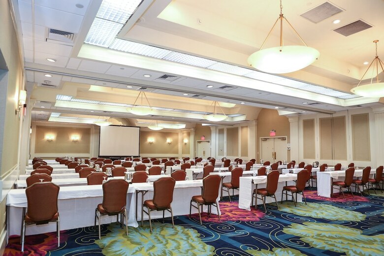 Hotel Crowne Plaza Virginia Beach Town Center
