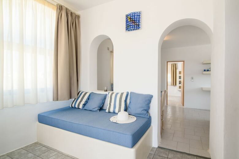 Villa George Santorini