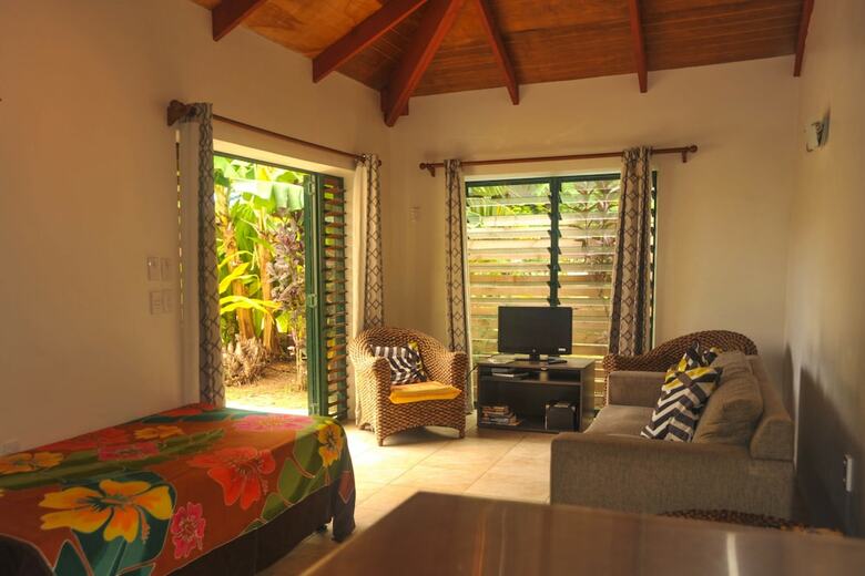 Villa Dorothy's Muri Beach Bungalows