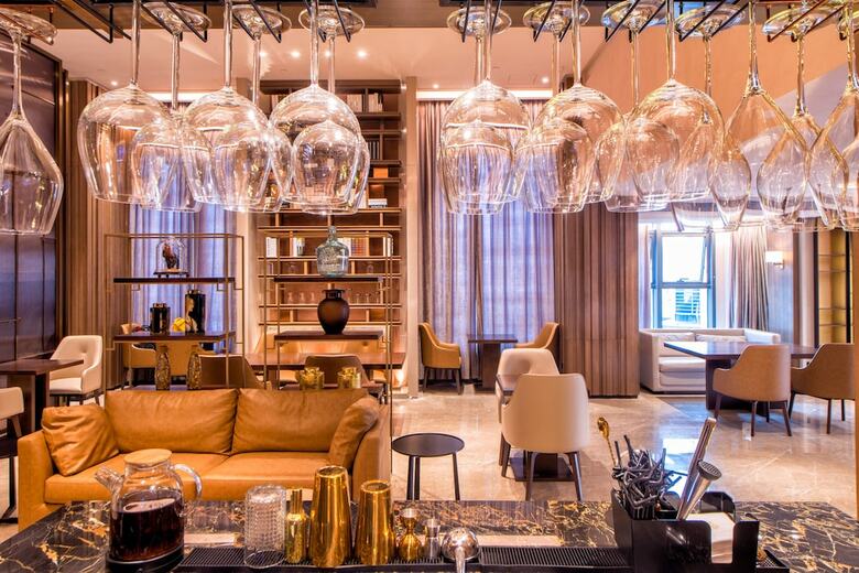 Kuanrong Luxury Suites Hotel(daping Times Square)