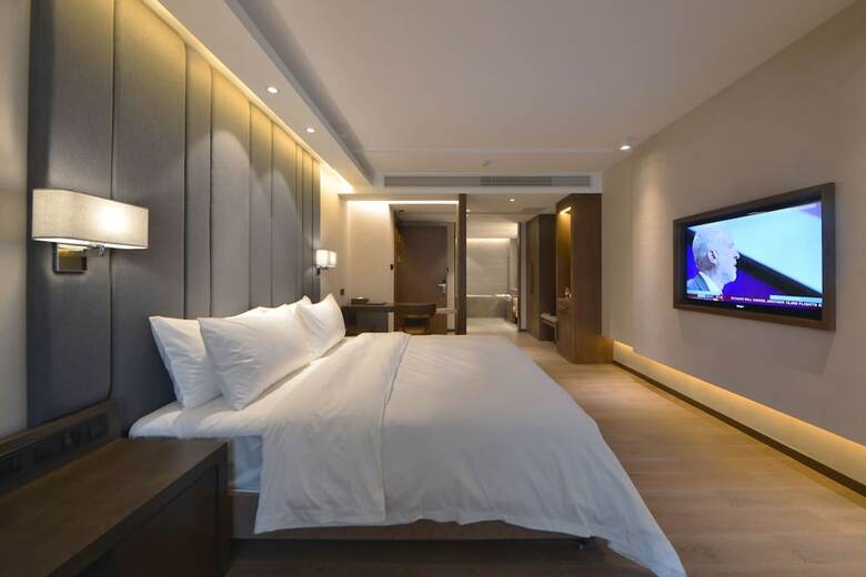 Kuanrong Luxury Suites Hotel(daping Times Square)