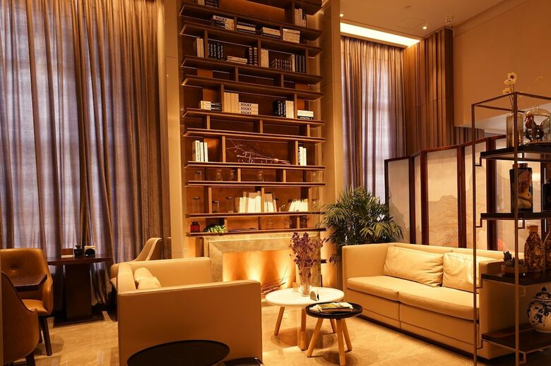 Kuanrong Luxury Suites Hotel(daping Times Square)
